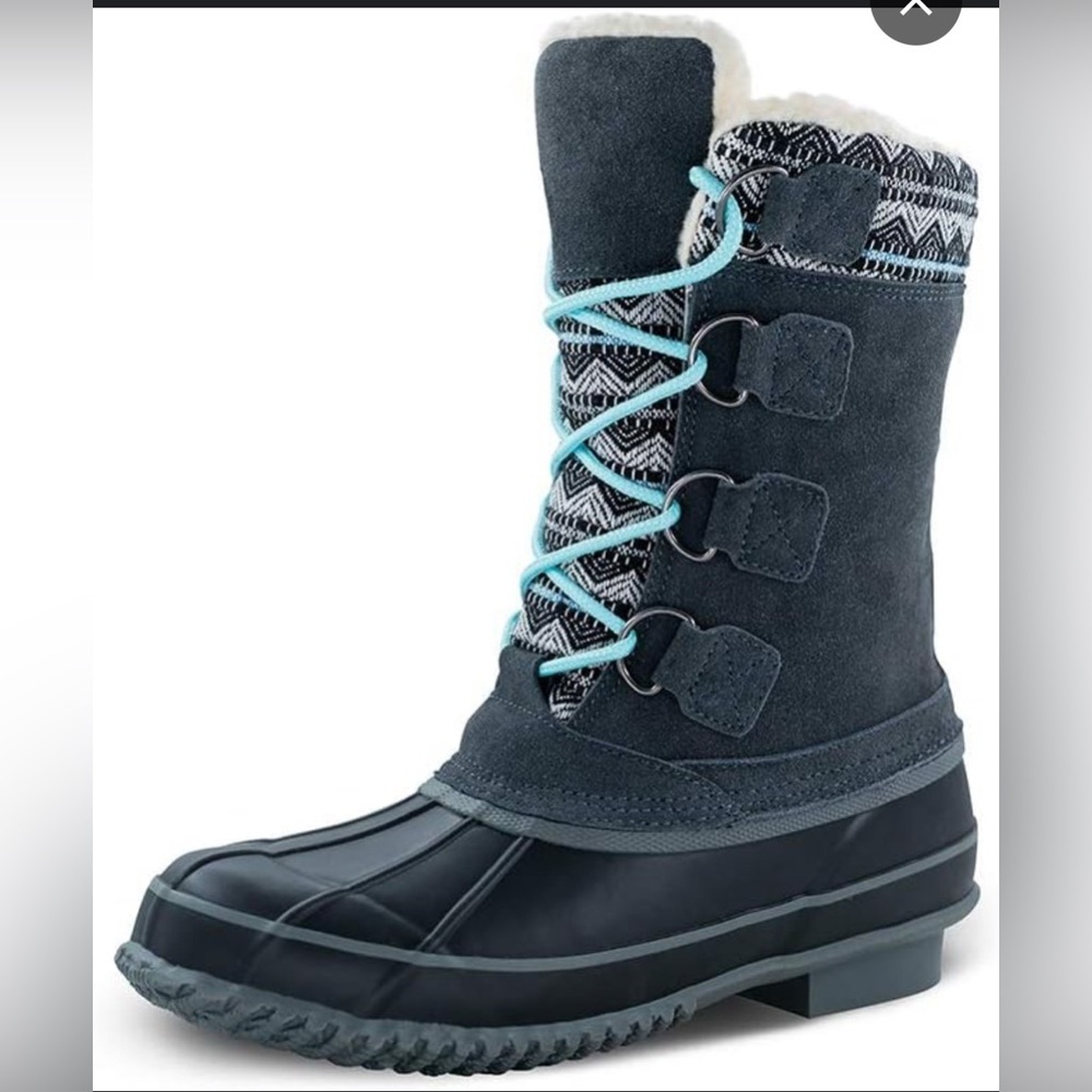 Khombu Women's Winter Boots with Blue Laces